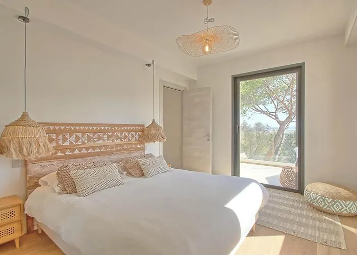 Appartement Vue Mer, Piscine, A Pieds